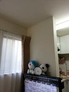 天井吊りTVの施工