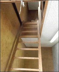 倉庫の階段の設置 施工前
